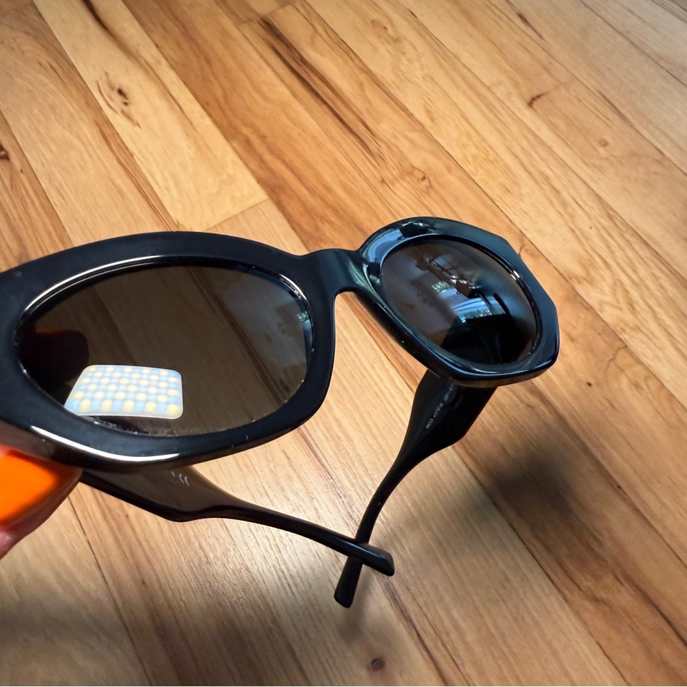 VERSACE Cat Eye VE4376B Sunglasses with Box and Case - Picture 8 of 12